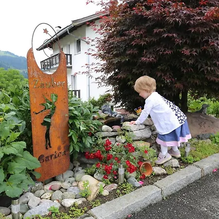 Landhaus Elfi Bed & Breakfast Soll