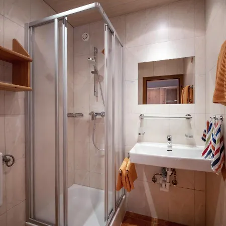 Elfi Oda ve Kahvaltı