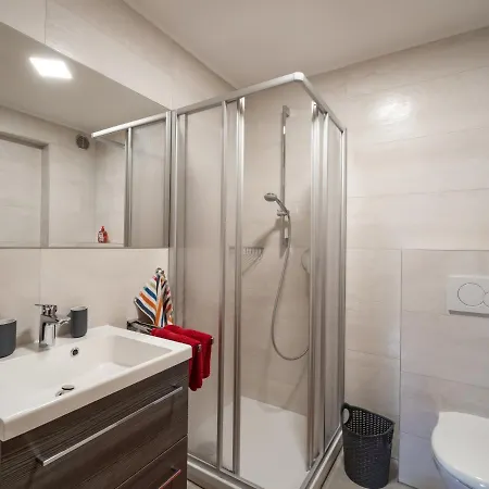 Elfi Oda ve Kahvaltı Söll